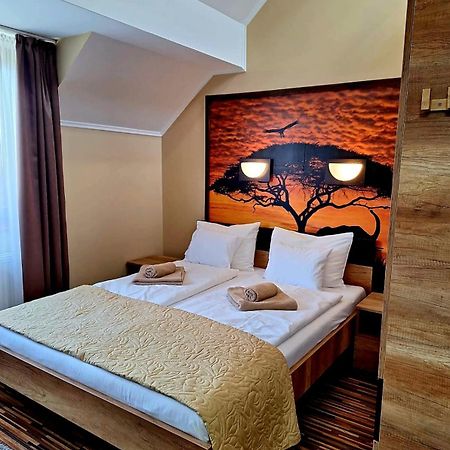 Angyal Apartman Gyula Exterior photo